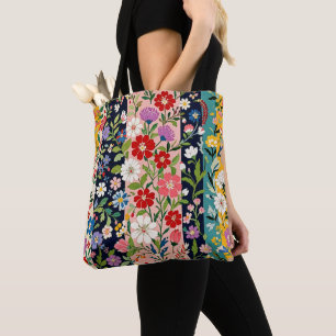 Eine helle, frische Blumen-Tasche. Tasche