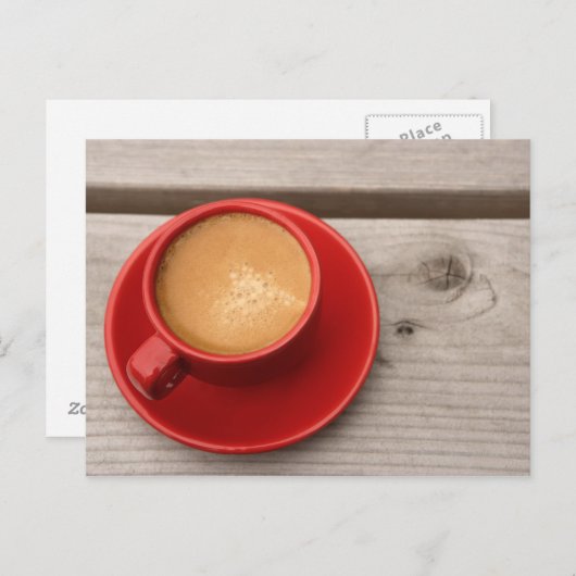 Eine helle rote Tasse Espressokaffee auf einem Pic Postkarte (Vorne/Hinten)