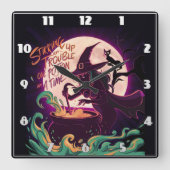 Eine Hexe braut Tränke unter Vollmond Quadratische Wanduhr (Vorderseite)
