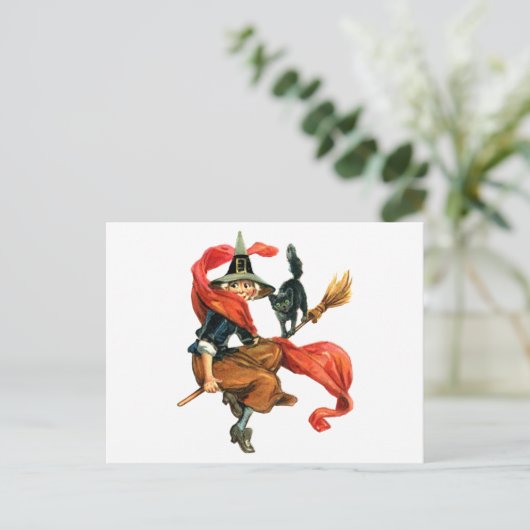 Eine Hexe fliegt mit ihrer schwarzen Katze auf ihr Postkarte (Stehend Vorderseite)