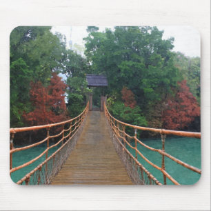 Eine Holzbrücke in einem chinesischen Volkskulturp Mousepad