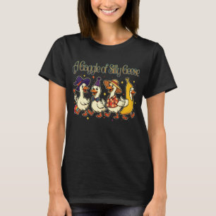 Eine Horde alberner Gänse in vollen Kostümen im Ch T-Shirt