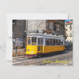 Eine ikonische, gelbe Straßenbahn, Lissabon, Portu Postkarte