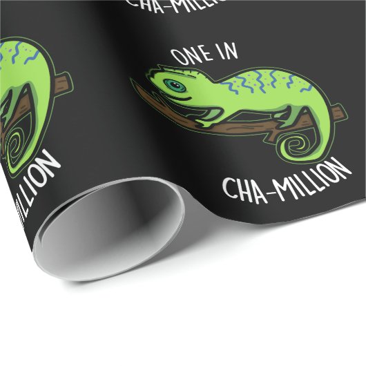 Eine in Cha-Million Funny Chameleon Pun Dark BG Geschenkpapier (Rolleneckpunkt)
