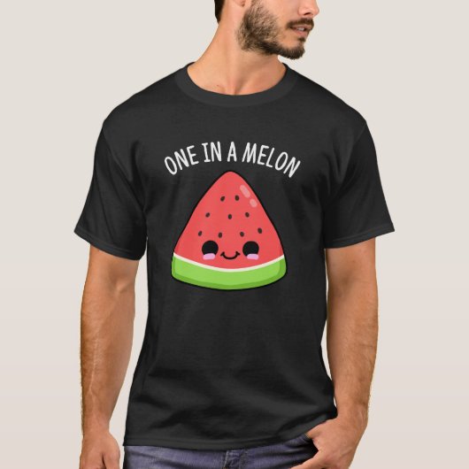 Eine in einem Melon Funny Watermelon Pun Dark BG T-Shirt (Vorderseite)