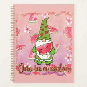 Eine in einem Melon Green Gnome & Watermelon Planer
