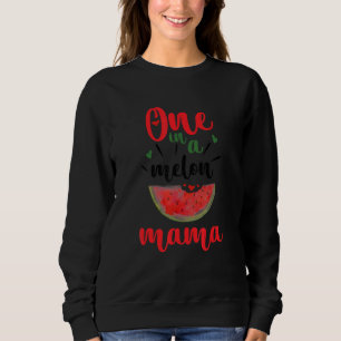 Eine in einem Melon Mama Watermelon Sommerfamilien Sweatshirt