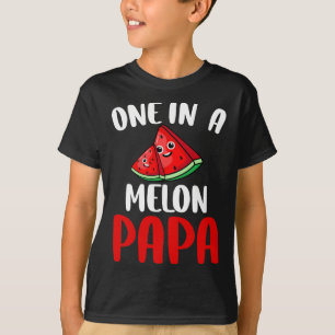 Eine in einem Melon Papa Watermelon Familie Matchi T-Shirt