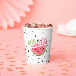 Eine in einem Melon Paper Cup - Rosa Pappbecher