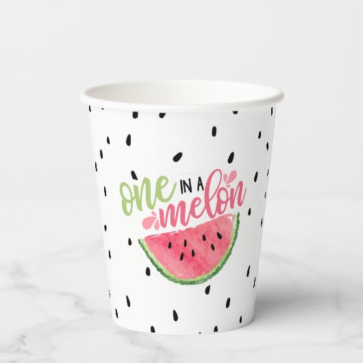 Eine in einem Melon Paper Cup - Rosa Pappbecher (Rückseite)