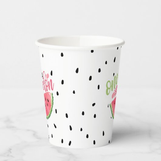 Eine in einem Melon Paper Cup - Rosa Pappbecher (Links)
