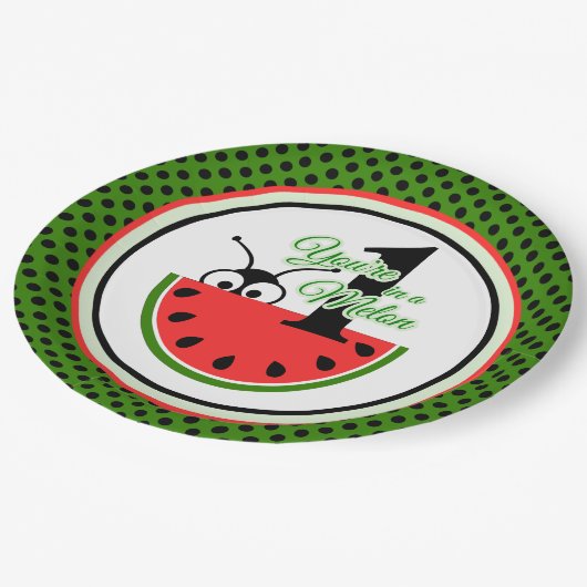 Eine in einem Melon Picnic Ant mit Watermelon Pappteller (Schrägansicht)
