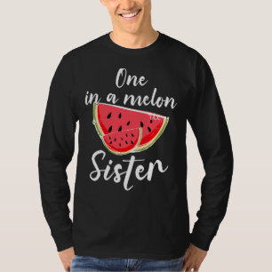 Eine in einem Melon Sister Waterlemon Sommerurlaub T-Shirt