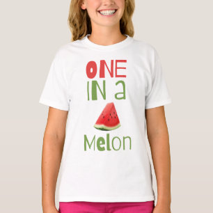 Eine in einem Melon T-Shirt