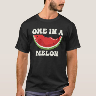 Eine in einem Melon Watermelon Slice Fruchtsortime T-Shirt