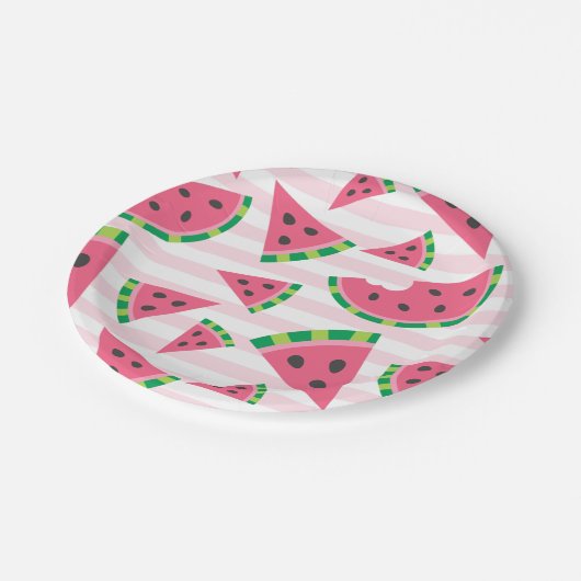 Eine in einem Melon Watermelon Slices & Pink Strip Pappteller (Schrägansicht)