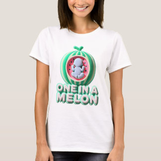 Eine in einer Melon Baby-Ankündigung T-Shirt