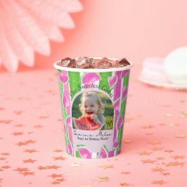 Eine in einer Melon-Birthday-Wassermelone Pappbecher