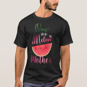 Eine in einer Melon Mother Waterlemon Summer Mama T-Shirt