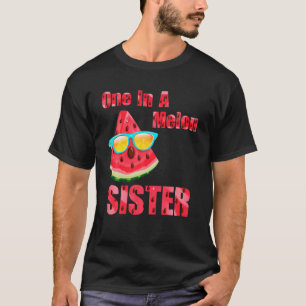 Eine in einer Melon Schwester Matching Party First T-Shirt