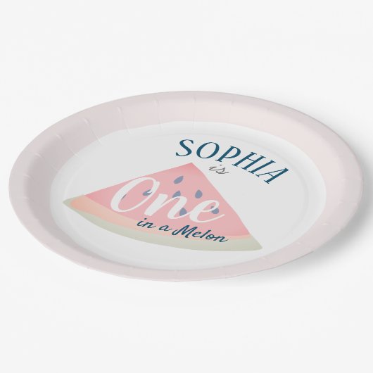 Eine in Melon Watermelon Girl Pink Birthday Pappteller (Schrägansicht)