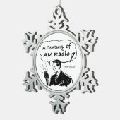 Eine Jahrhundertwende am Radio Schneeflocken Zinn-Ornament (Rechts)