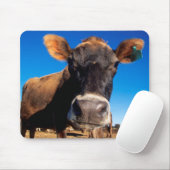 Eine Jerseykuh ist neugierig Mousepad (Mit Mouse)