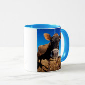 Eine Jerseykuh ist neugierig Tasse (VorderseiteRechts)