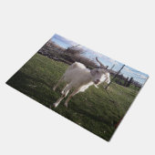 Eine junge Ziege Fußmatte (Schrägansicht)