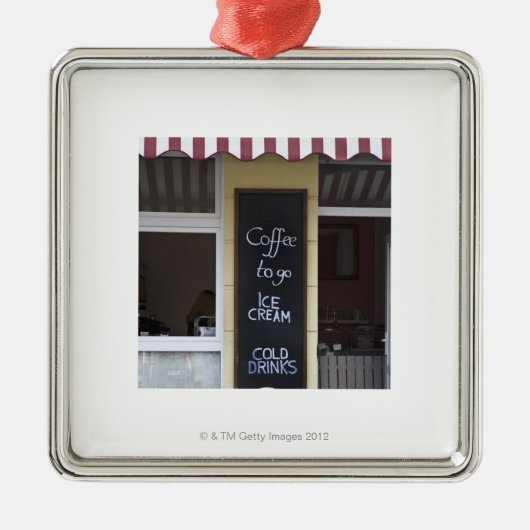 eine Kaffeestube mit einem Kaffee, zum zu gehen Ornament Aus Metall (Vorne)