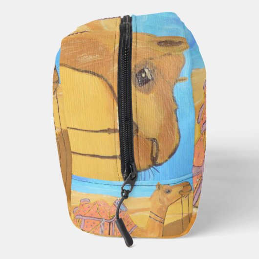 Eine Kamel-Kosmetiktasche Waschbeutel (Rechts)