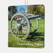 Eine Kanone auf dem Friedrichsburger Schlachtfeld Keramikornament (Links)