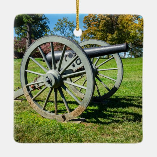 Eine Kanone auf dem Friedrichsburger Schlachtfeld Keramikornament (Rückseite)