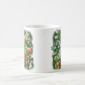 Eine Katze im Hut des Weihnachtsmanns und ein Weih Kaffeetasse (Mittel)