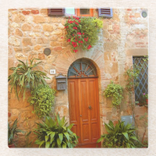 Eine Katze sucht den Eingang zum Haus in Pienza, I Glasuntersetzer