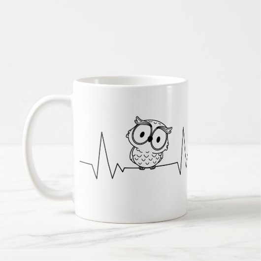 Eine Katze und ein Eule-Herzschlag Kaffeetasse (Links)