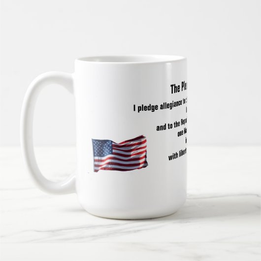 Eine klassische Tasse mit den U.S. Rechtsschein. (Links)