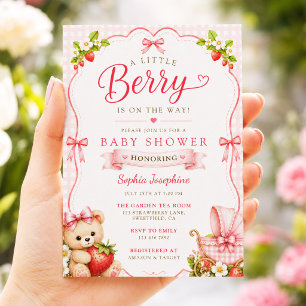 Eine kleine Beere ist auf dem Weg Baby Shower Einladung