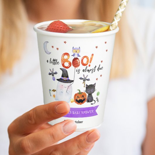 Eine kleine Boo Halloween-Kinderdusche Pappbecher