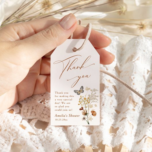 Eine kleine Butterfly Elegante Wildblume Babydusch Geschenkanhänger