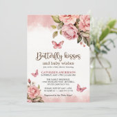 Eine kleine Butterfly Kisses Floral Baby Dusche Einladung (Stehend Vorderseite)