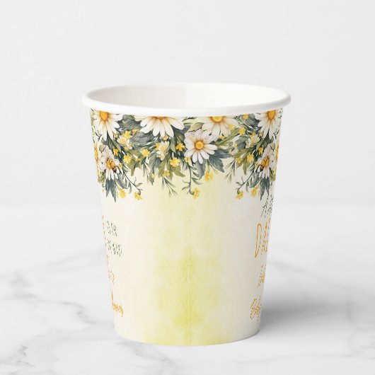 Eine kleine Daisy ist auf dem Weg zur Blumendusche Pappbecher (Links)