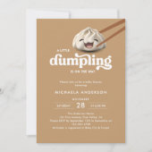 Eine kleine Dumpling ist auf dem Weg zur Babydusch Einladung (Vorderseite)