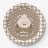 Eine kleine Dumpling ist auf dem Weg zur Babydusch Pappteller (Vorderseite)