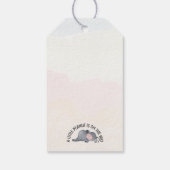 Eine kleine Erdnuss ist unterwegs mit einer Babydu Geschenkanhänger (Rückseite)