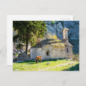 Eine kleine Kirche im Gebirge von Montenegro Postkarte (Vorne/Hinten)
