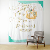 Eine kleine Kürbis-Babydusche im Hintergrund Wandteppich (Beispiel)