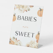 Eine kleine Kürbisfallen Babydusche ist süß Sockelschild (Vorderseite)