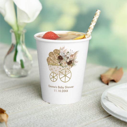 Eine kleine Pumpkin-Babydusche Pappbecher (In Situ)