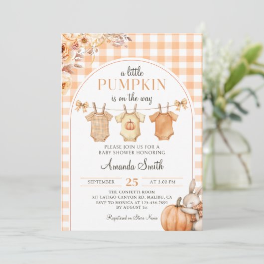 Eine kleine Pumpkin Fall Baby Dusche Einladung (Stehend Vorderseite)